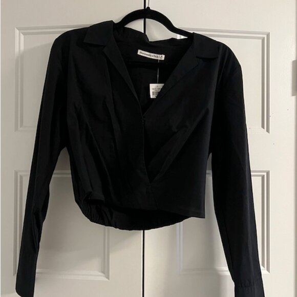Abercrombie Cropped Black Low Cut Blouse - Picture 1 of 3